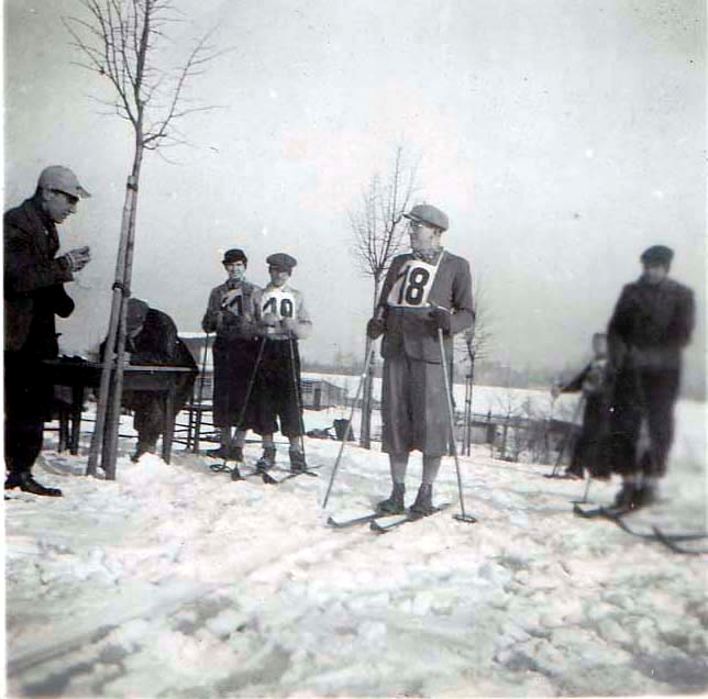 Na startu kontrolnch zvod Sokola v roce 1940